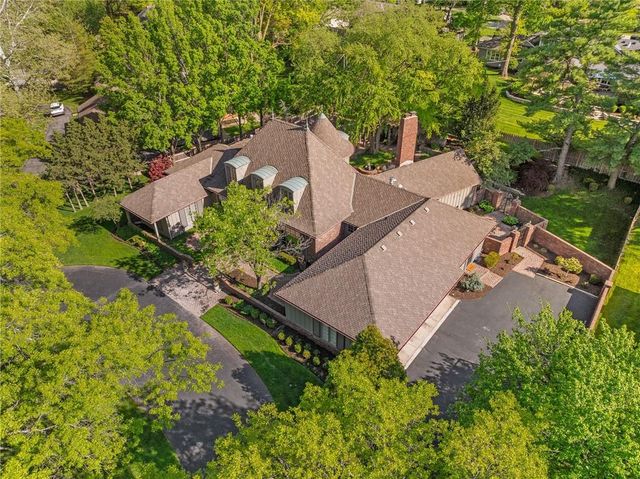 2003 W 69 Terrace, Mission Hills, KS 66208