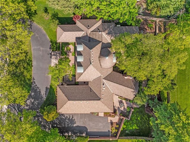 2003 W 69 Terrace, Mission Hills, KS 66208