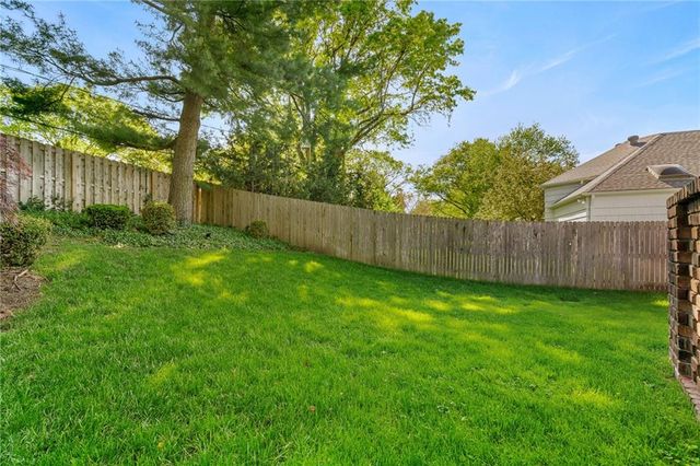 2003 W 69 Terrace, Mission Hills, KS 66208