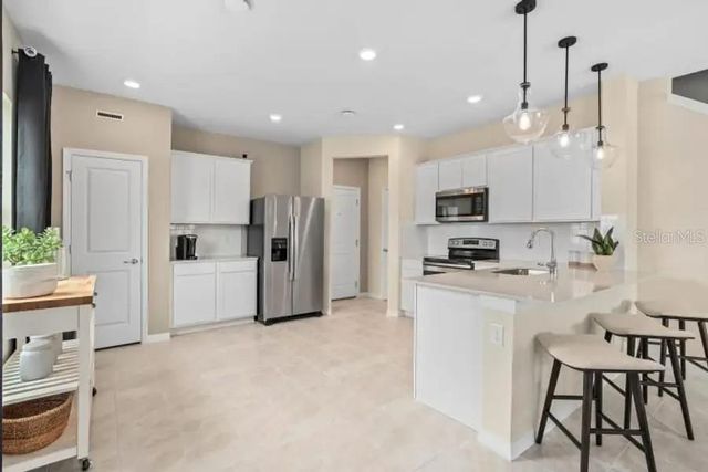 2592 BRIGHT JEWEL ST, Kissimmee, FL 34746