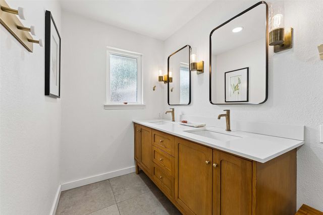 6735 Kingsbury Drive, Dallas, TX 75231