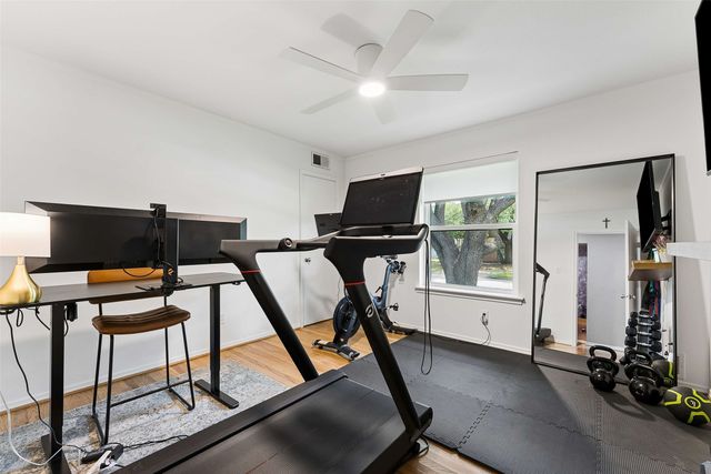 6735 Kingsbury Drive, Dallas, TX 75231