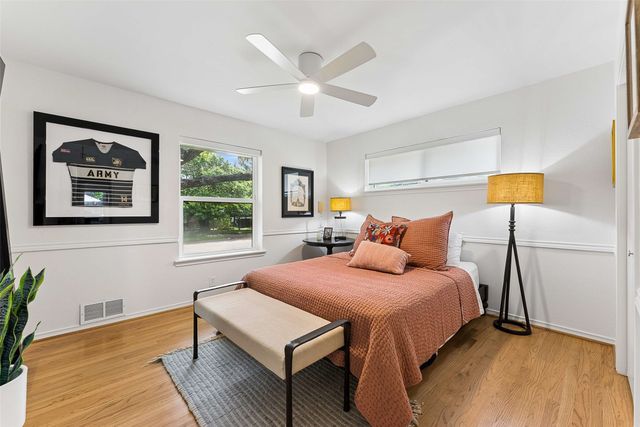 6735 Kingsbury Drive, Dallas, TX 75231