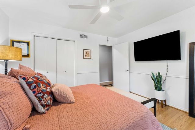 6735 Kingsbury Drive, Dallas, TX 75231