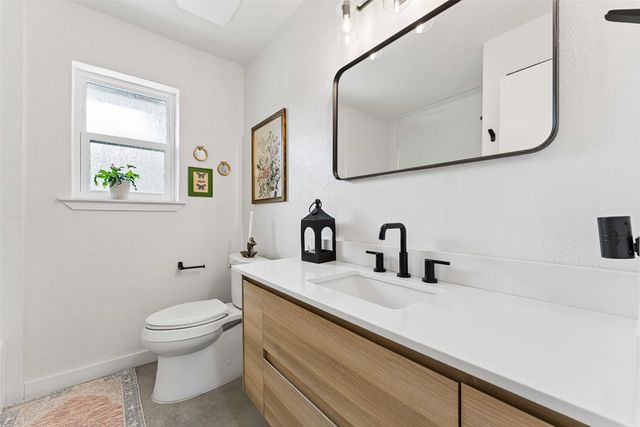 6735 Kingsbury Drive, Dallas, TX 75231