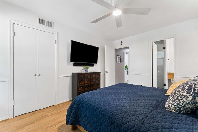 6735 Kingsbury Drive, Dallas, TX 75231