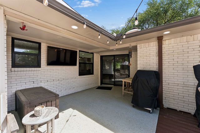 6735 Kingsbury Drive, Dallas, TX 75231