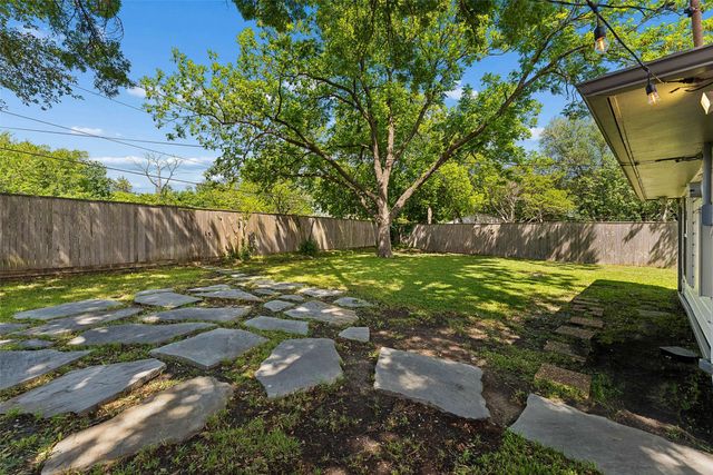 6735 Kingsbury Drive, Dallas, TX 75231