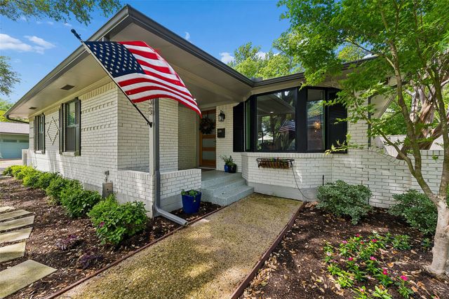 6735 Kingsbury Drive, Dallas, TX 75231