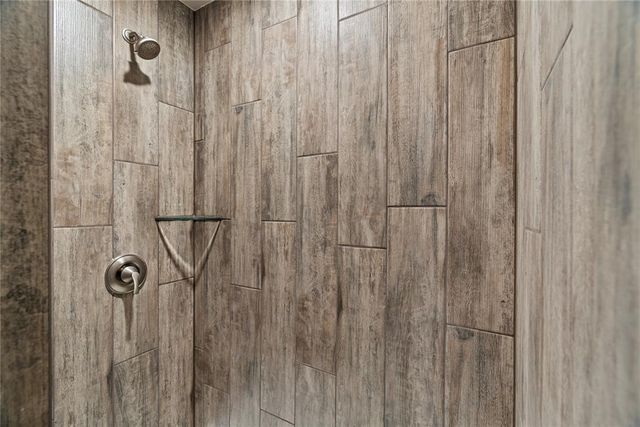 4653 Lincoln Landing, Harrah, OK 73045