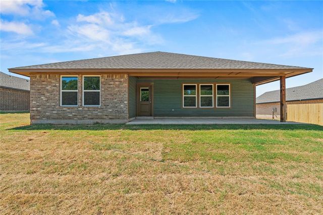 4653 Lincoln Landing, Harrah, OK 73045