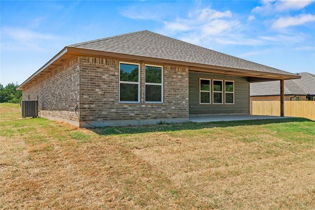 4653 Lincoln Landing, Harrah, OK 73045