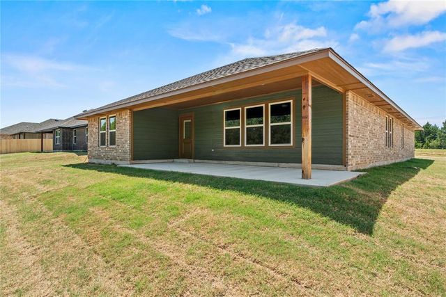 4653 Lincoln Landing, Harrah, OK 73045