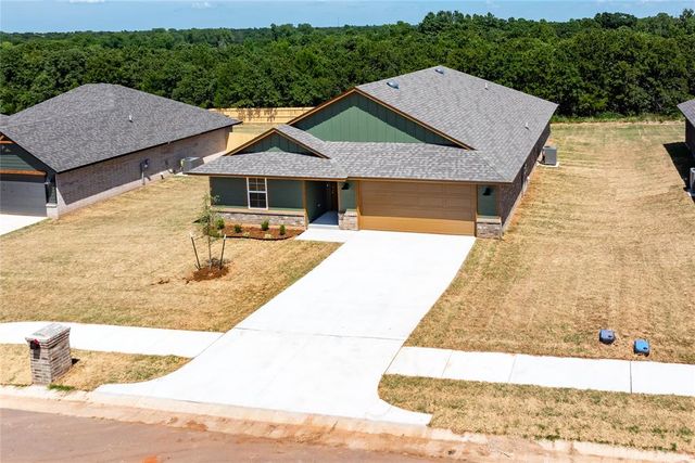 4653 Lincoln Landing, Harrah, OK 73045