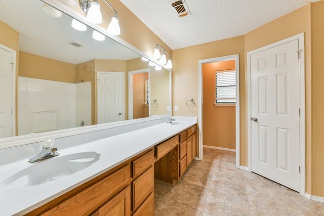 6412 Woodcreek Trail, Fort Worth, TX 76179