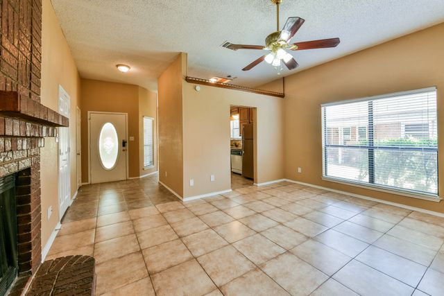 6412 Woodcreek Trail, Fort Worth, TX 76179