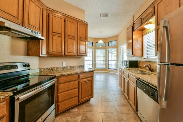 6412 Woodcreek Trail, Fort Worth, TX 76179