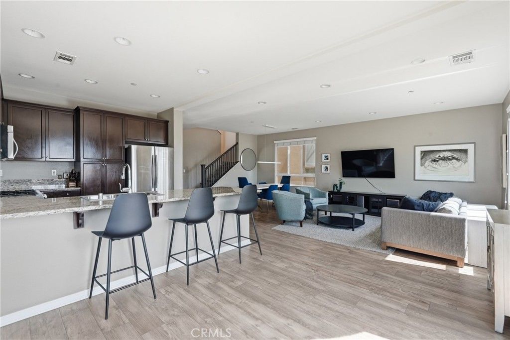 Image 16 of property listing at 12001 Jackson Square Court, Hawthorne, CA 90250