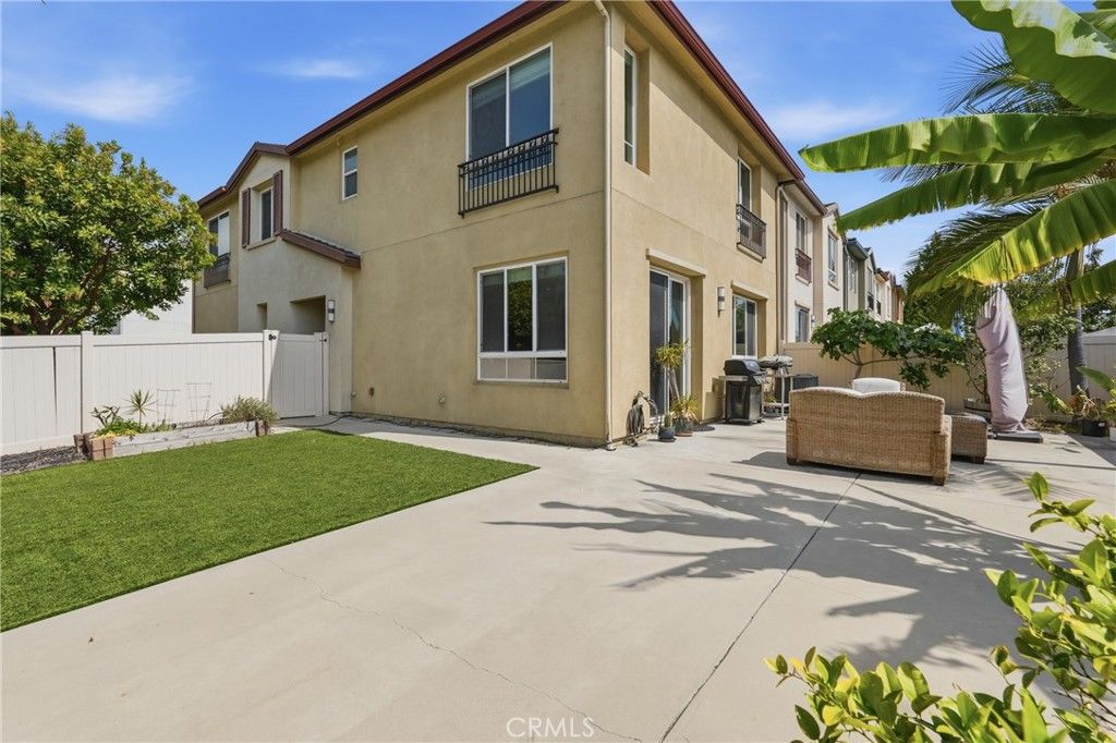 Image 17 of property listing at 12001 Jackson Square Court, Hawthorne, CA 90250