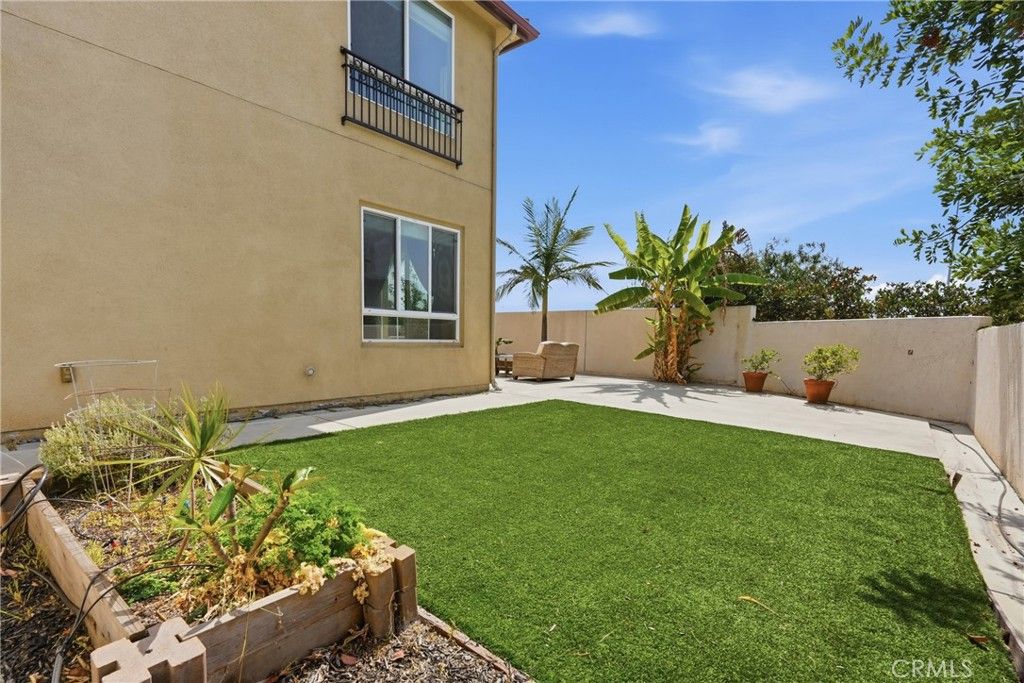 Image 19 of property listing at 12001 Jackson Square Court, Hawthorne, CA 90250