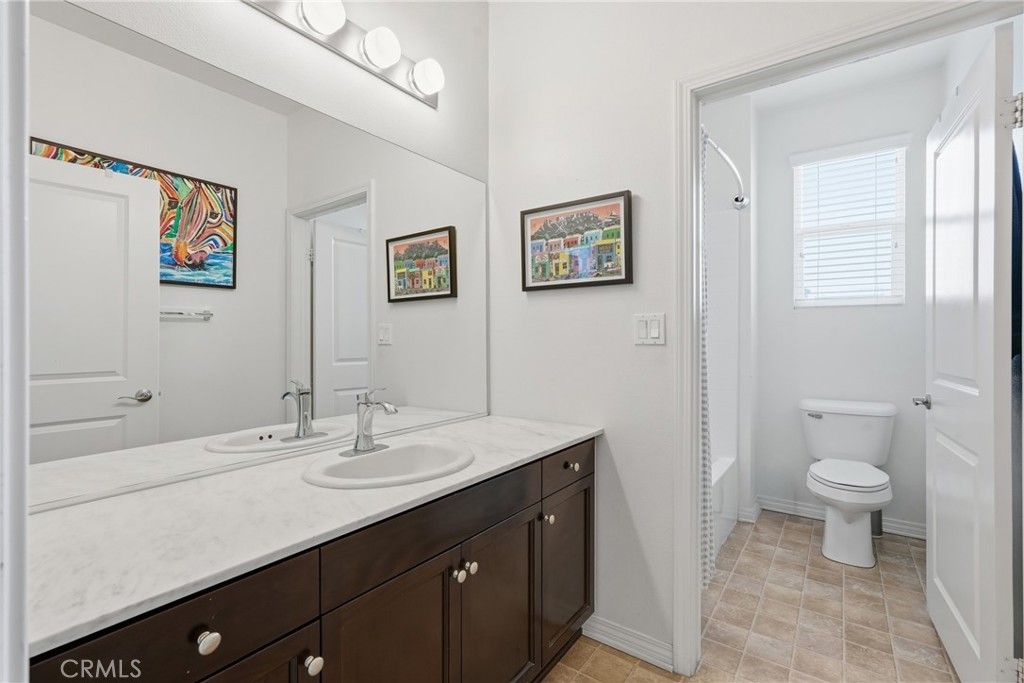 Image 30 of property listing at 12001 Jackson Square Court, Hawthorne, CA 90250