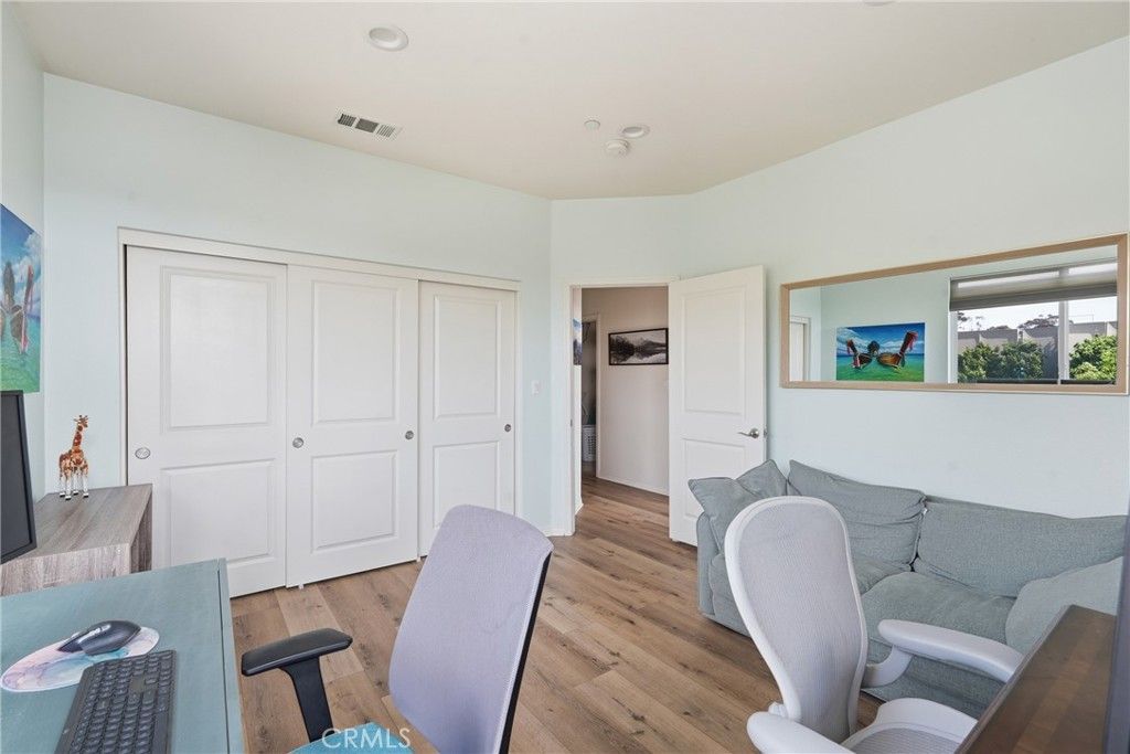Image 35 of property listing at 12001 Jackson Square Court, Hawthorne, CA 90250