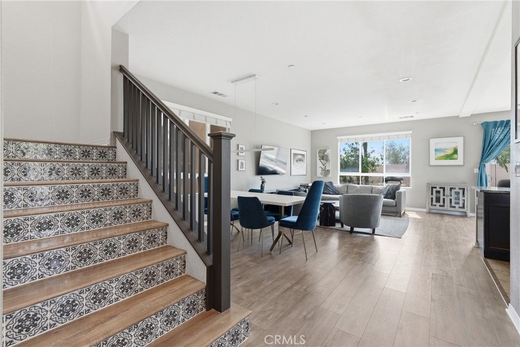 Image 4 of property listing at 12001 Jackson Square Court, Hawthorne, CA 90250
