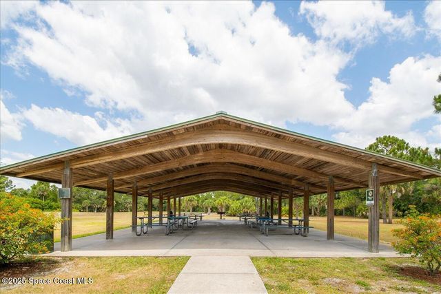 1076 Ivanhoe Street NW, Palm Bay, FL 32907