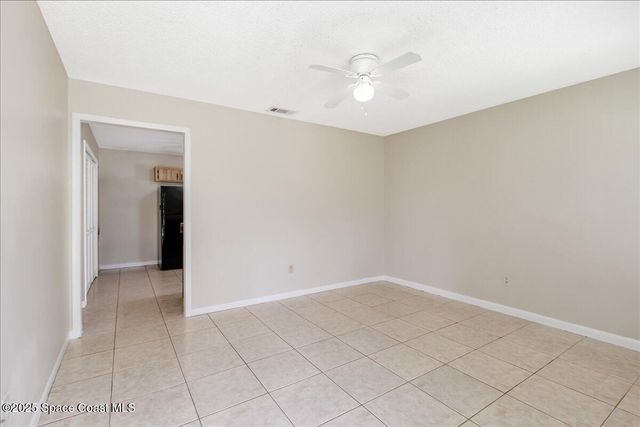 1076 Ivanhoe Street NW, Palm Bay, FL 32907