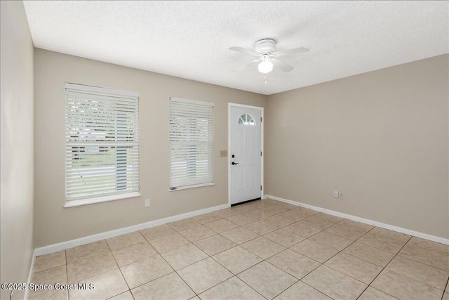 1076 Ivanhoe Street NW, Palm Bay, FL 32907