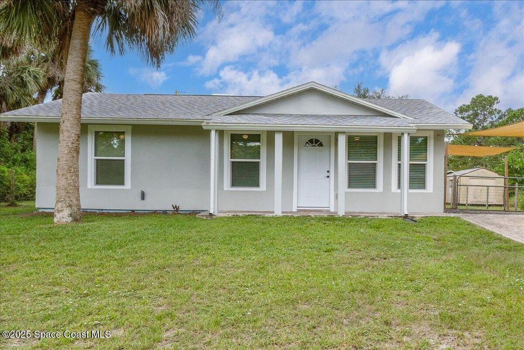1076 Ivanhoe Street NW, Palm Bay, FL 32907