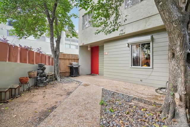 3103 Eisenhauer Rd Apt K14, San Antonio, TX 78209