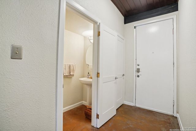 3103 Eisenhauer Rd Apt K14, San Antonio, TX 78209