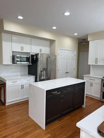 54 Crestwood Street, Piscataway, NJ 08854