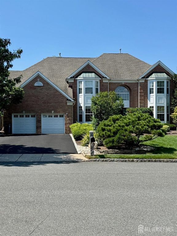 54 Crestwood Street, Piscataway, NJ 08854