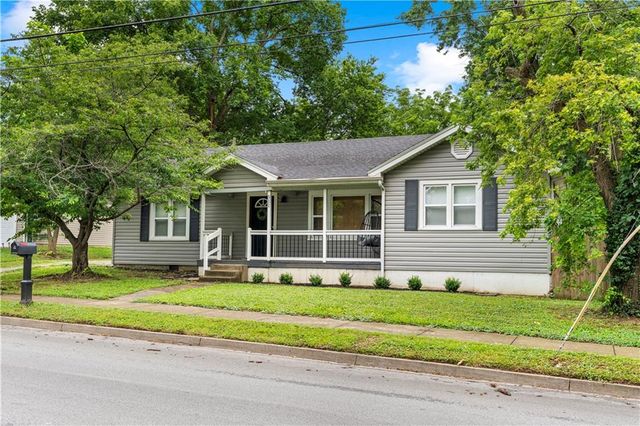 511 W Ashland Street, Nevada, MO 64772