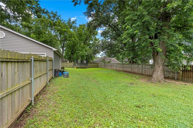 511 W Ashland Street, Nevada, MO 64772