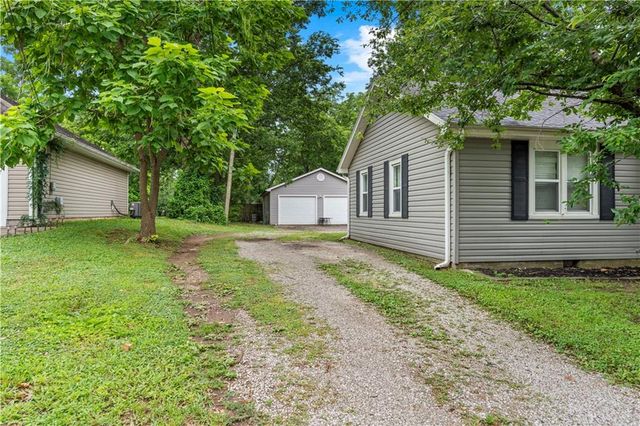511 W Ashland Street, Nevada, MO 64772