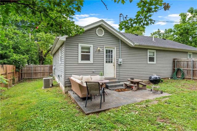 511 W Ashland Street, Nevada, MO 64772