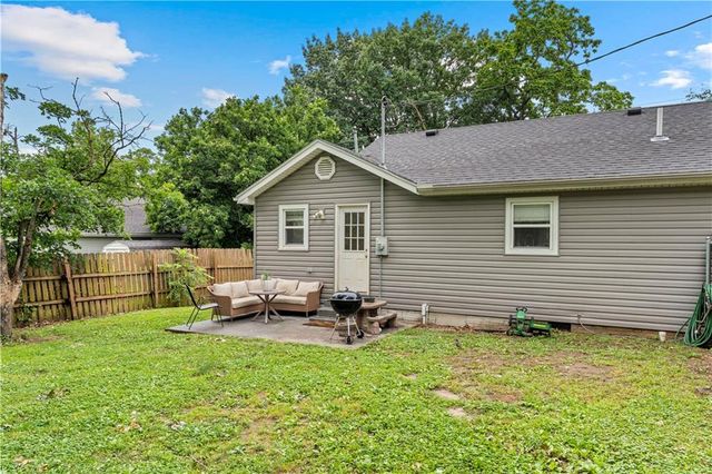 511 W Ashland Street, Nevada, MO 64772