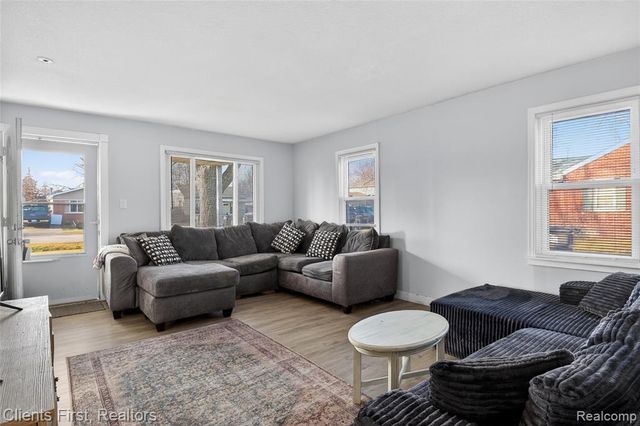 16933 Ziegler Street, Taylor, MI 48180