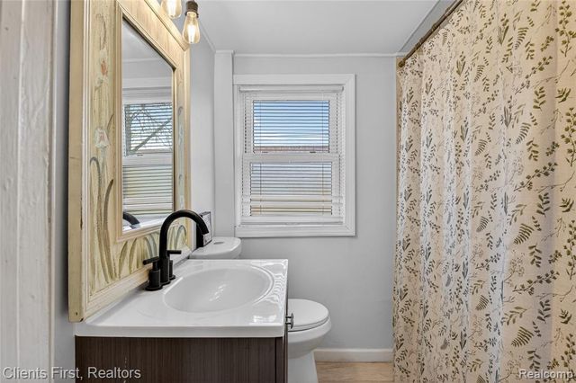 16933 Ziegler Street, Taylor, MI 48180