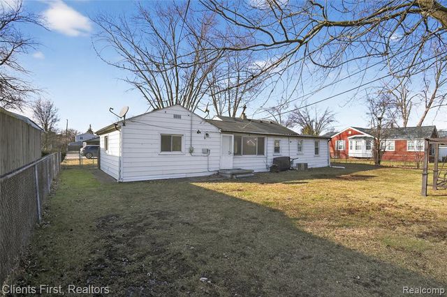 16933 Ziegler Street, Taylor, MI 48180