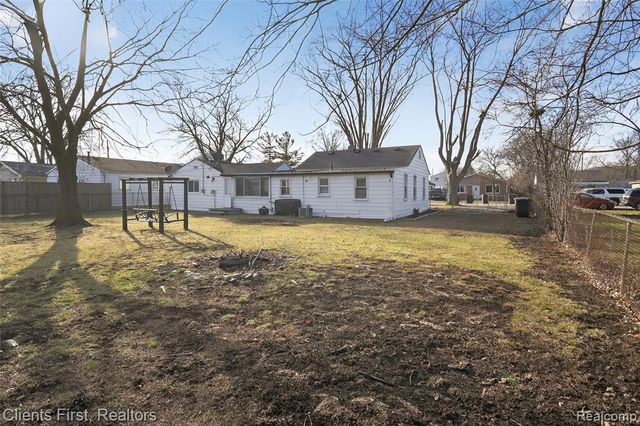 16933 Ziegler Street, Taylor, MI 48180