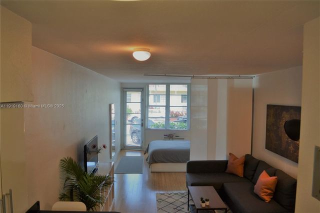 300 74th St 5, Miami Beach, FL 33141