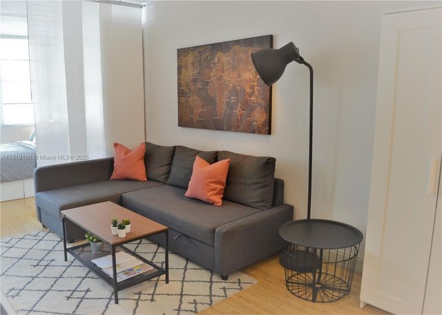 300 74th St 5, Miami Beach, FL 33141