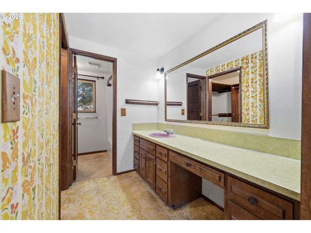 3585 WALTON Ln, Eugene, OR 97408