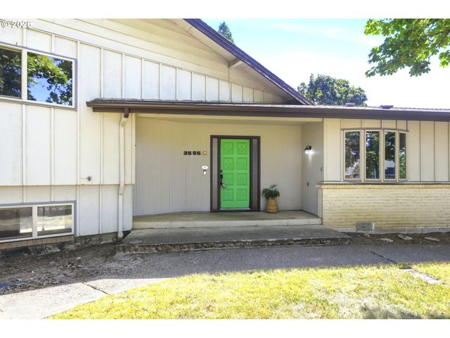 3585 WALTON Ln, Eugene, OR 97408