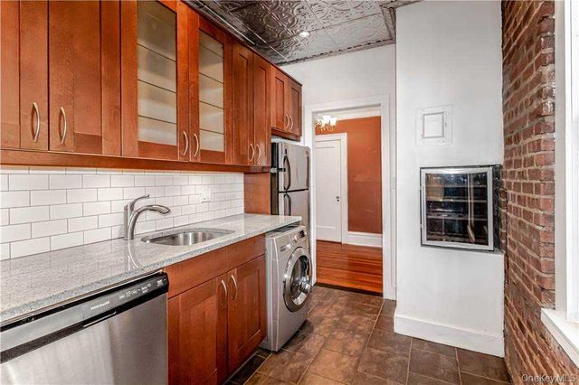 84-02 Beverly Road 2B, Kew Gardens, NY 11415