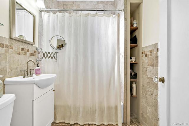 84-02 Beverly Road 2B, Kew Gardens, NY 11415